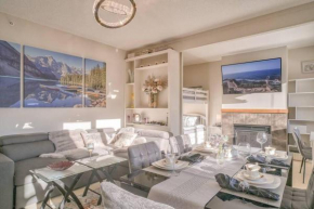 Mountain Escape sleeps 10 Guests in this 3BD 2BT Top Floor Condo with Mountain View